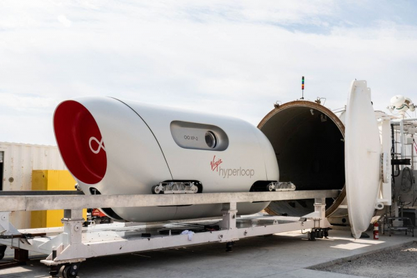 Virgin Hyperloop первая в мире протестировала сверхскоростную поездку с двумя пассажирами